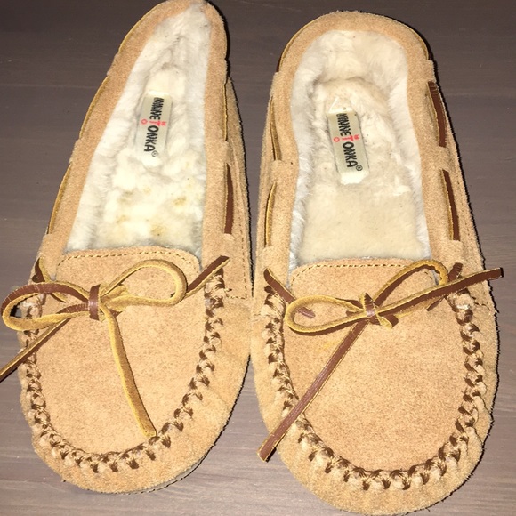 Minnetonka Other - Minnetonka sz 3 moccasins